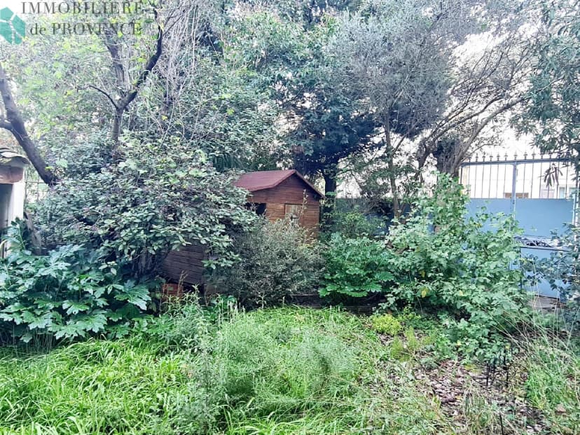 thumbnail of estate's photo