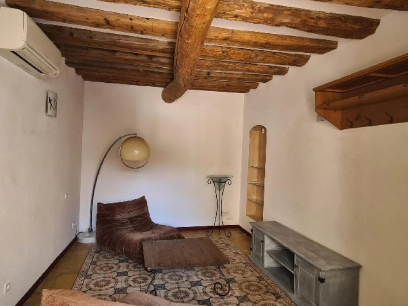 thumbnail of estate's photo