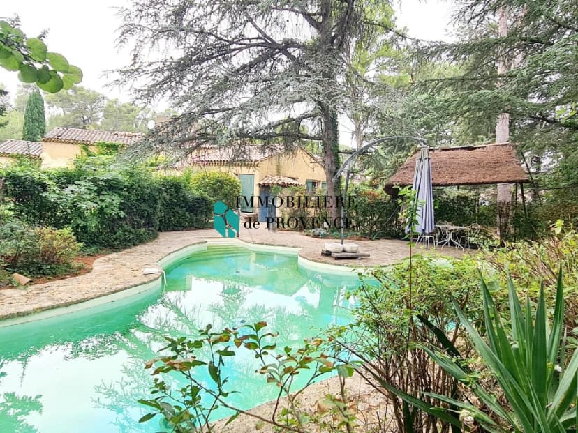 thumbnail of estate's photo