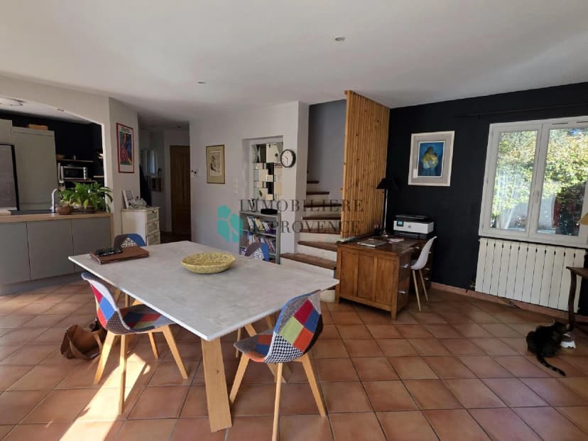 thumbnail of estate's photo