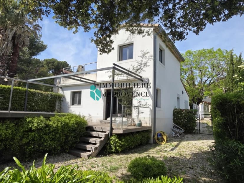 thumbnail of estate's photo