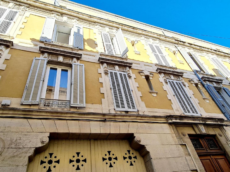 Sale five-room apartment and more Avignon