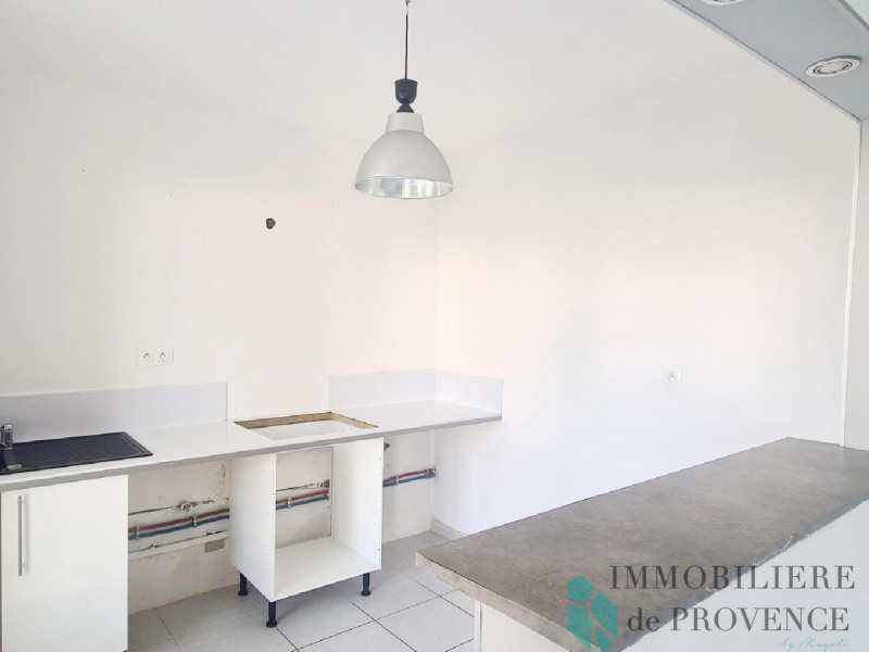 IMMOBILIERE DE PROVENCE, SALE Three-room apartments, ref. : 964 / 720532