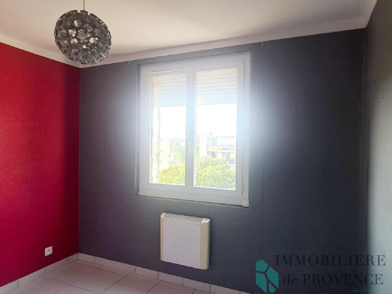 IMMOBILIERE DE PROVENCE, SALE Three-room apartments, ref. : 964 / 720532
